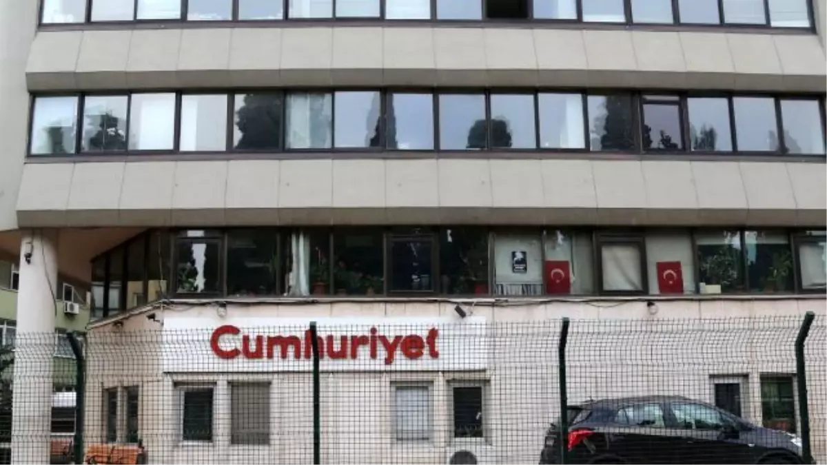 Cumhuriyet Yazarından Cumhuriyet\'e İtiraz