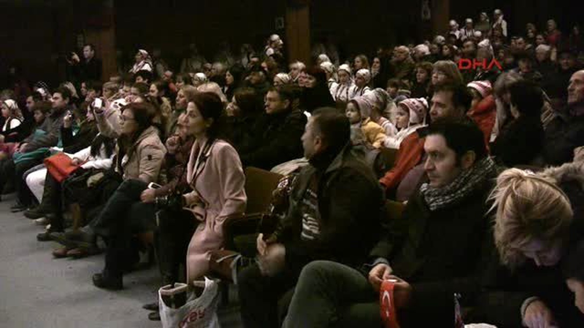 Makedonya?da Antalya Çocuk Senfoni Orkestrası Konser Verdi