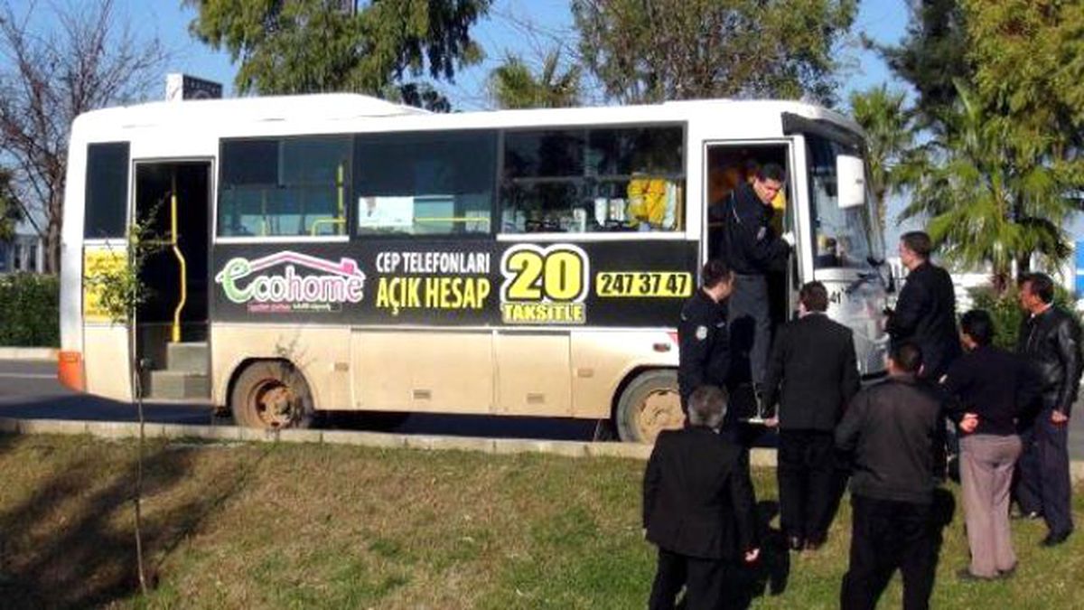 Antalya\'da Direksiyon Başında Kalp Krizi Geçirip Öldü