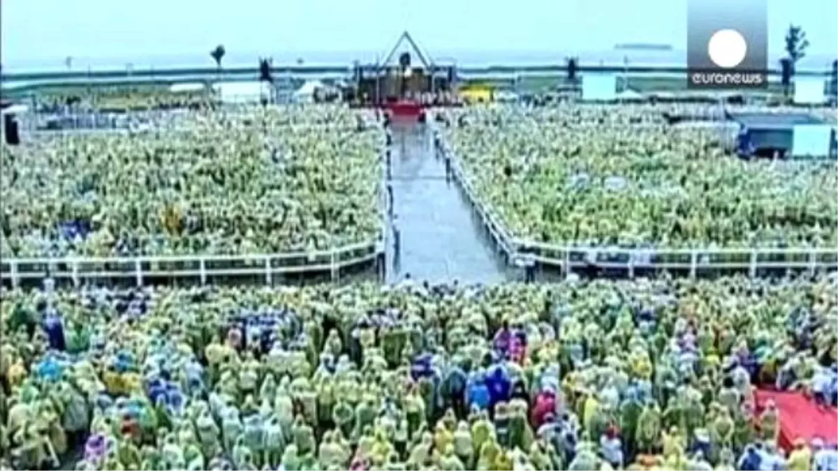 Papa Francis\'ten Filipinli Afetzedelere: "Tanrı Sizi Terk Etmedi"