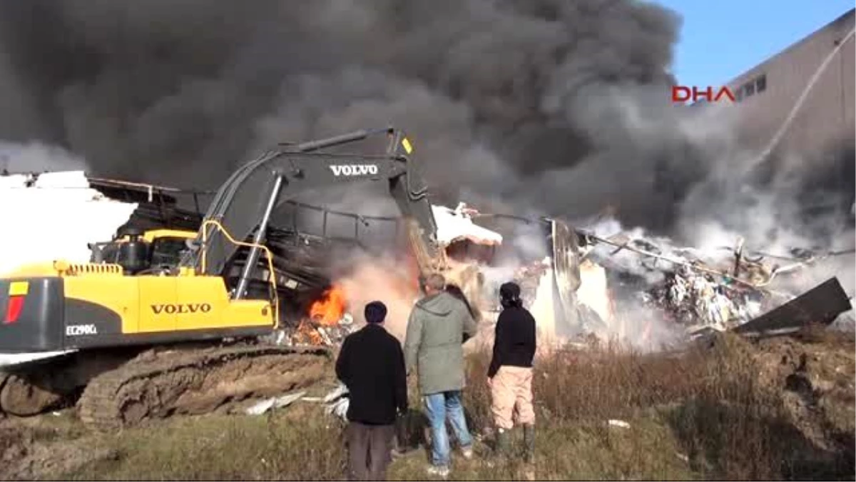 Tekirdağ\'da Geri Dönüşüm Fabrikasında Yangın