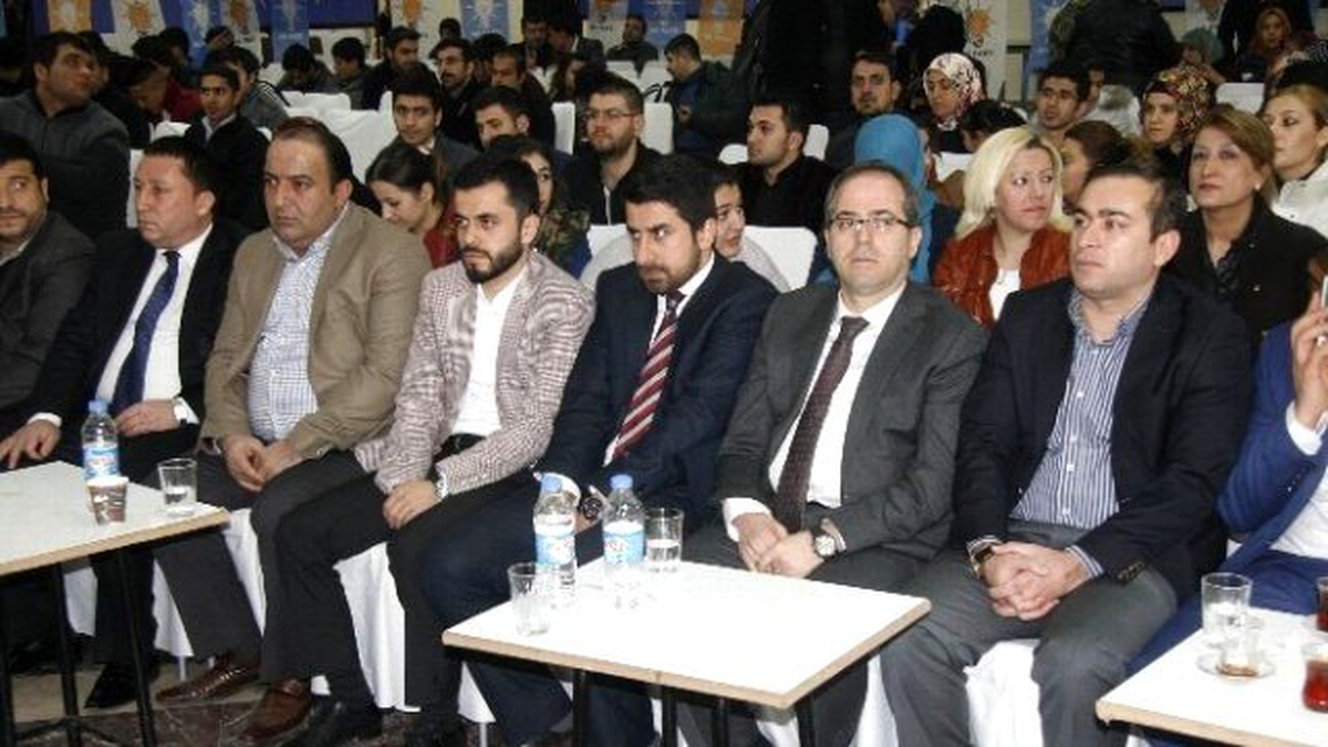AK Parti Bağlar İlçe Gençlik Kongresi Yapıldı