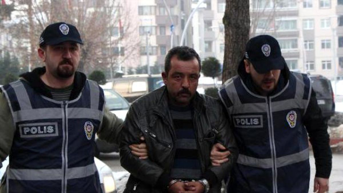 Başkasını Sevdiğini Söyleyince Öldürmüş