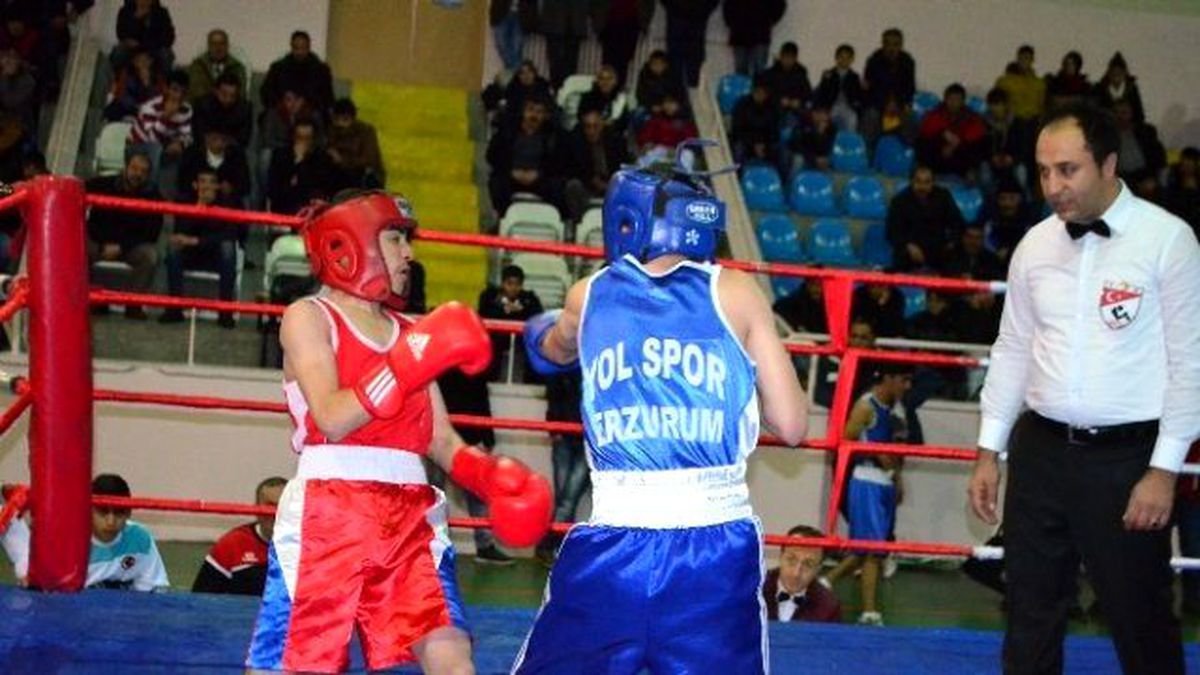 Boks İl Birinciliği Maçları Başladı