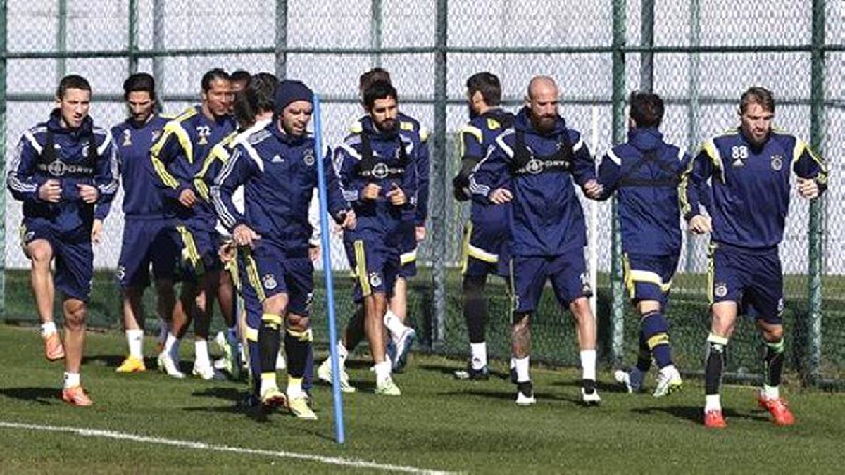 Fenerbahçe\'de Hazırlıklar Sürüyor