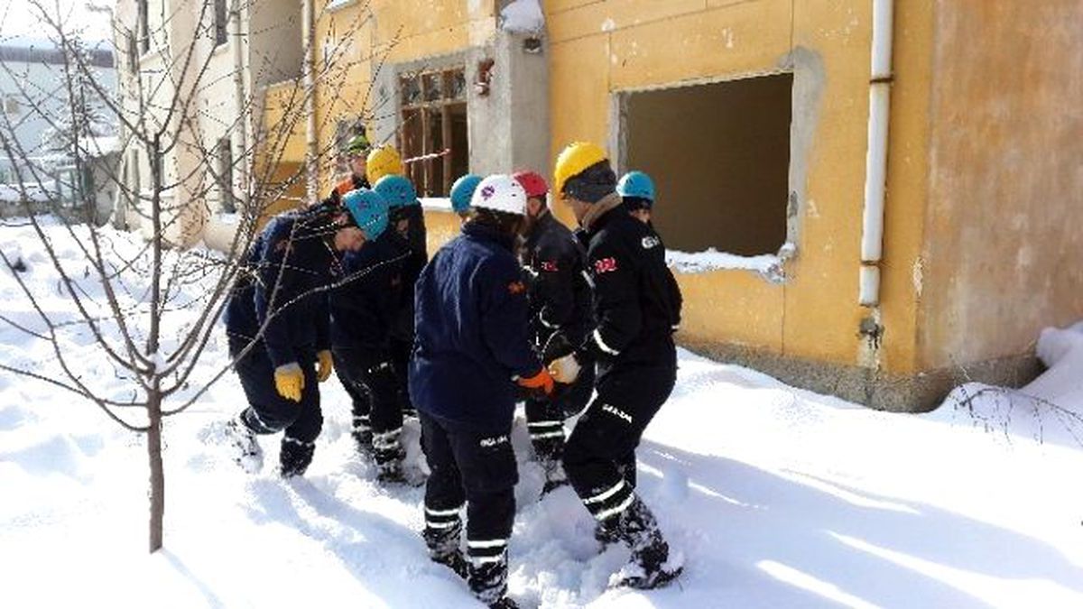 Gea Arama Kurtarma\'dan Nefes Kesen Deprem Tatbikatı