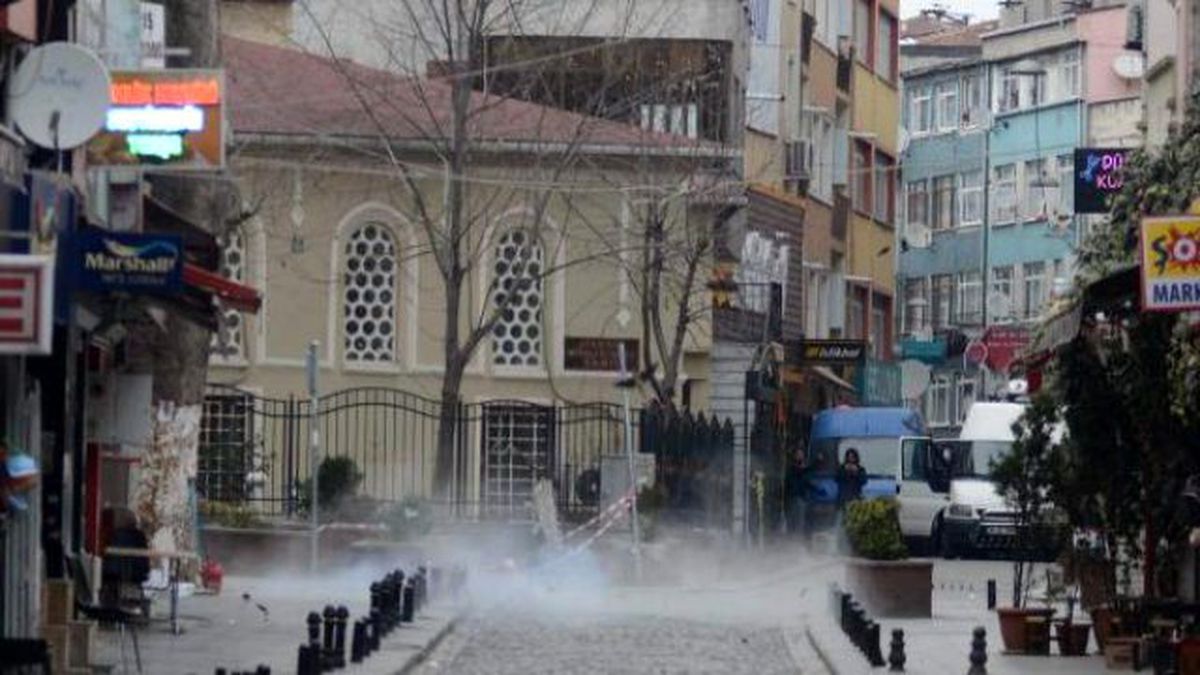 Kasımpaşa\'da Bomba Paniği