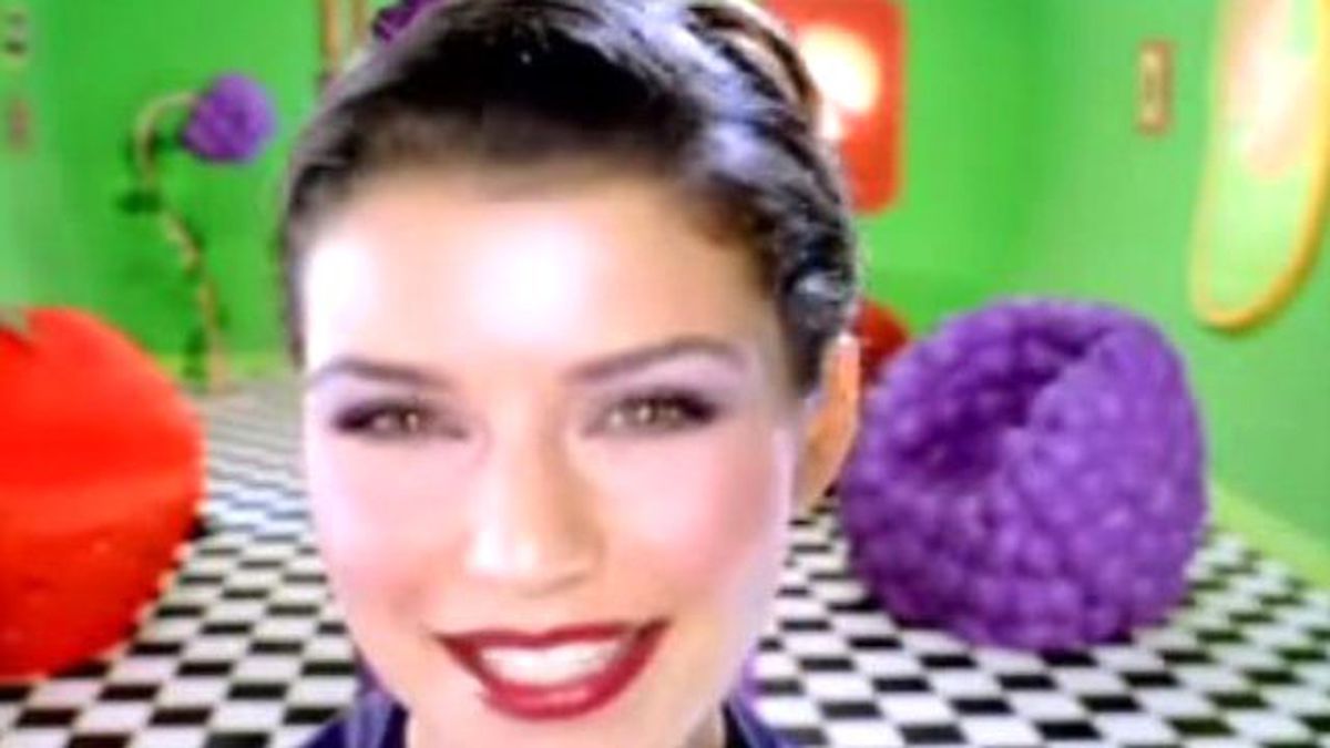 Beren Saat'in Yıllar Önce Oynadığı Reklam