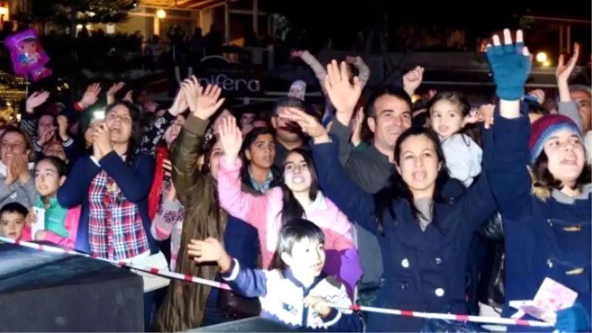 Mandalina Şenliğinde Gökhan Tepe Rüzgarı