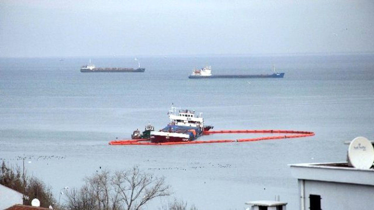 Karaya Oturan Gemiyi Kurtarma Çalışması