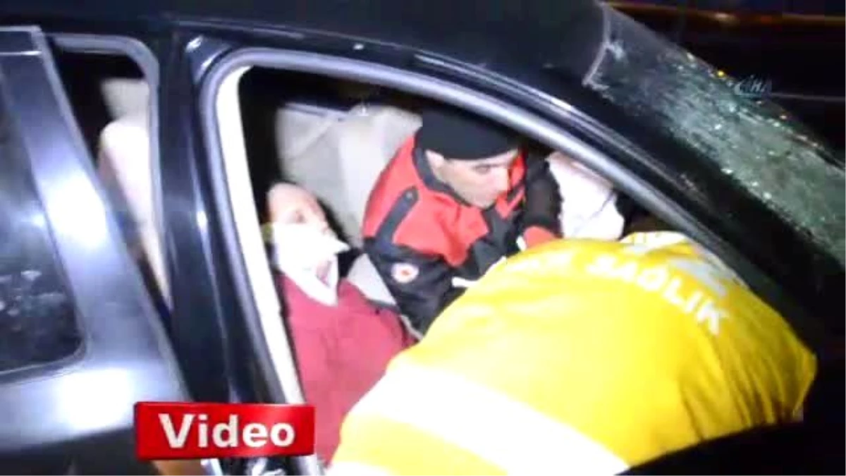 Samsun\'da Otomobil Kamyonla Çarpıştı: 1 Ölü, 3 Yaralı