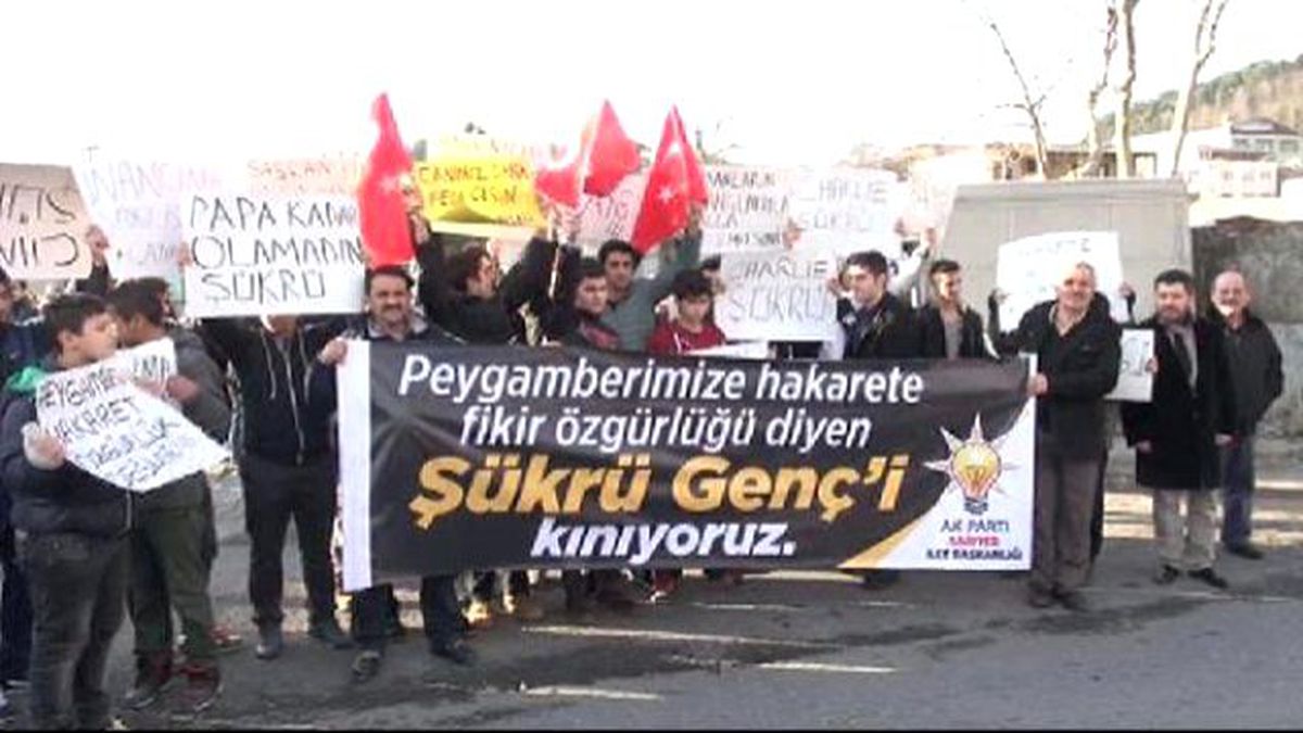 Sarıyer Belediyesi Önünde Siyah Çelenk Eylemi
