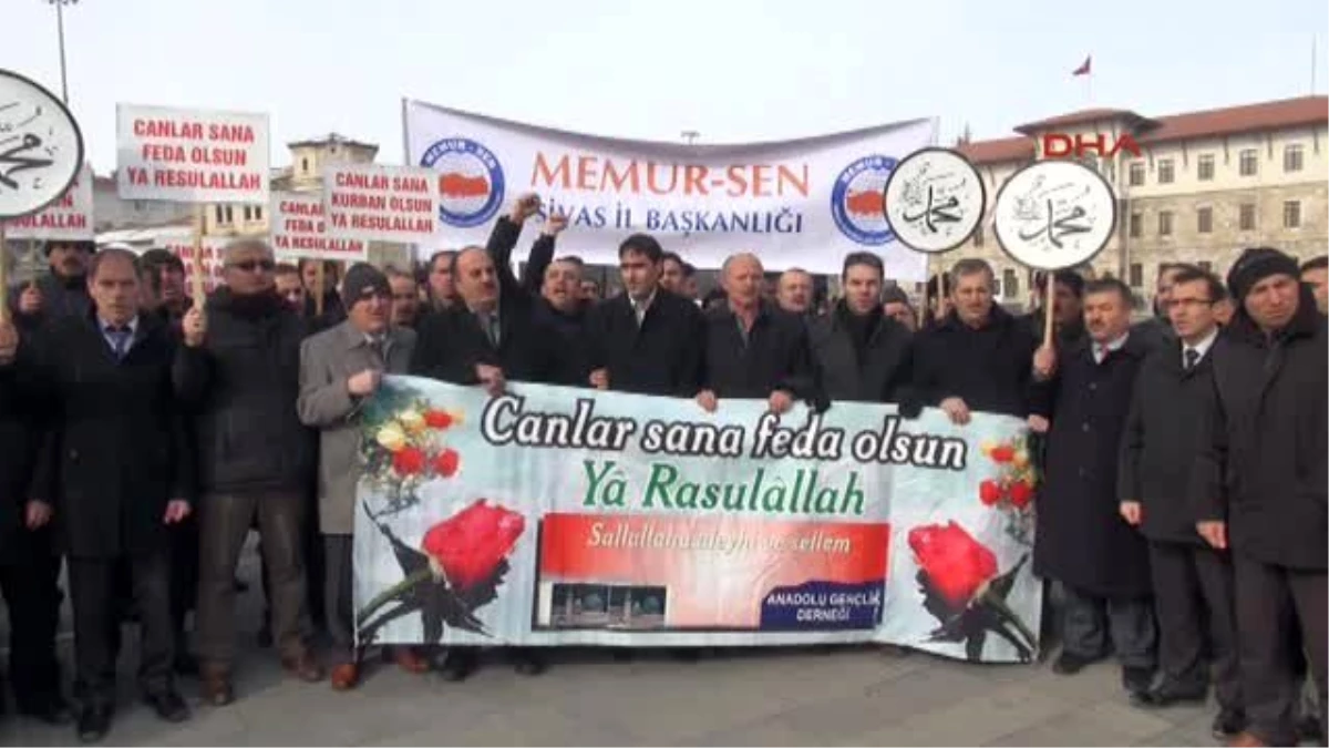 Sivas\'ta Cumhuriyet Gazetesi Protestosu