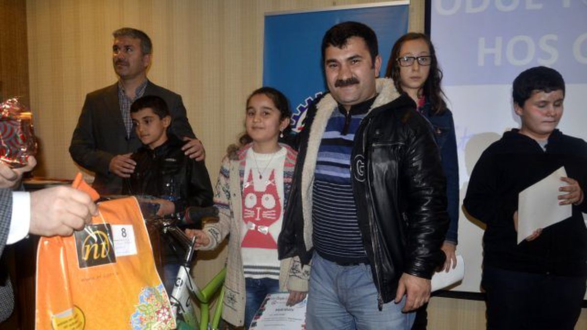 Batman Eğitimciler Derneği 80 Öğrenciyi Ödüllendirdi