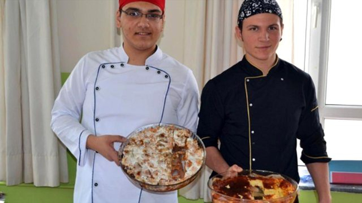 Bayat Ekmekleri Taze Lezzetlere Dönüştürüyorlar