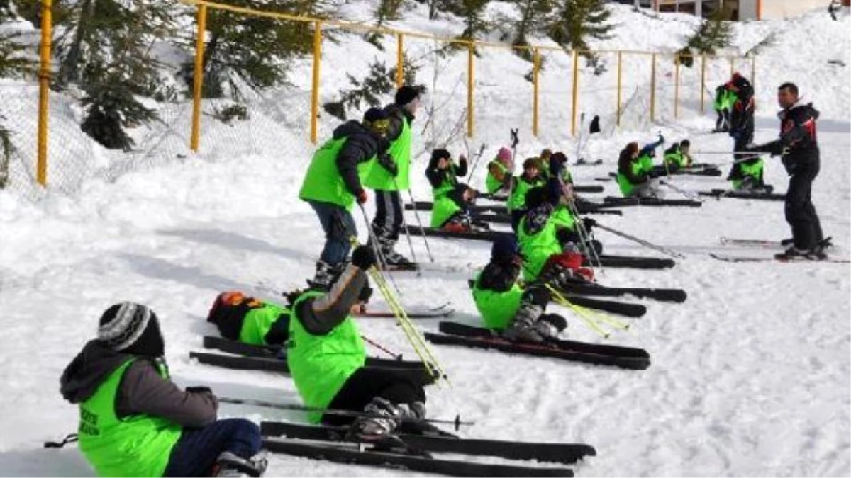 Kartepeli Çocuklara Ücretsiz Kayak Eğitimi