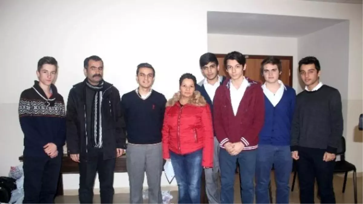 Kayseri Lisesi Öğrencileri Uygur Türklerini Unutmadı