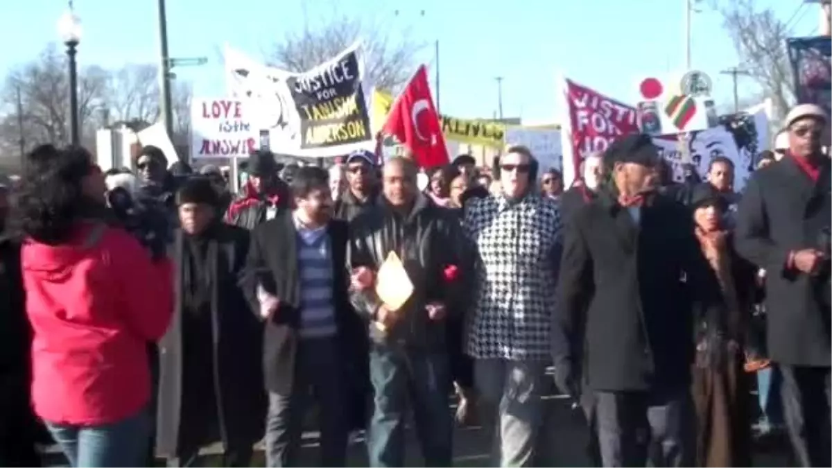 Martin Luther King Günü Yürüyüşünde Türk Bayrakları Dalgalandı