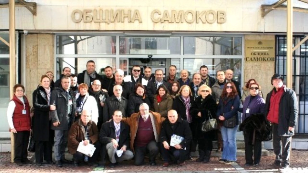 Mudanyalı Gazeteciler Bulgaristan\'a Hurda Kağıt Fiyatına Satılan Osmanlı Arşivlerini İnceledi