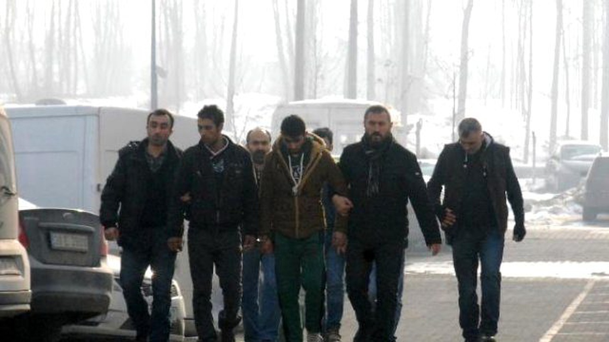 Oto Teybi Hırsızlarına Suçüstü