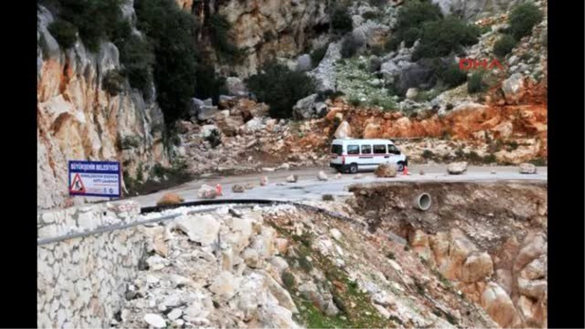 Antalya Demre\'de Sel Suları Yolu Çökertti