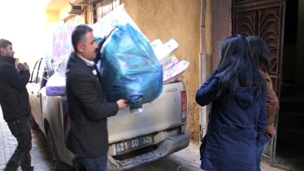 Bağlar Belediyesi Yoksul Aileye Yardım Eli Uzattı