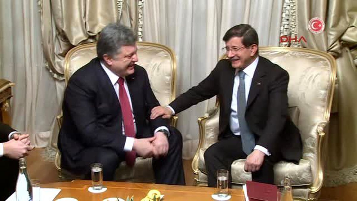 Başbakan Davutoğlu, Ukrayna Cumhurbaşkanı Petro Poroşenko ile Görüştü