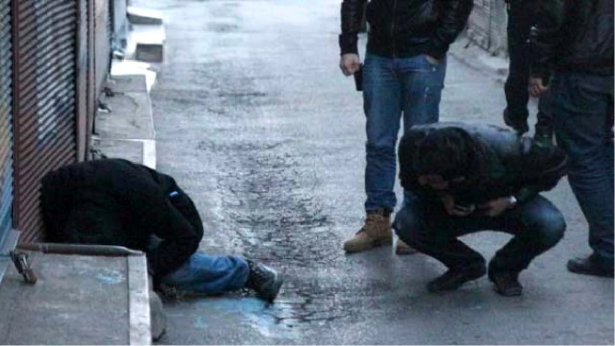 Beyoğlu\'ndaki Polis Ölümünde İntihar Şüphesi