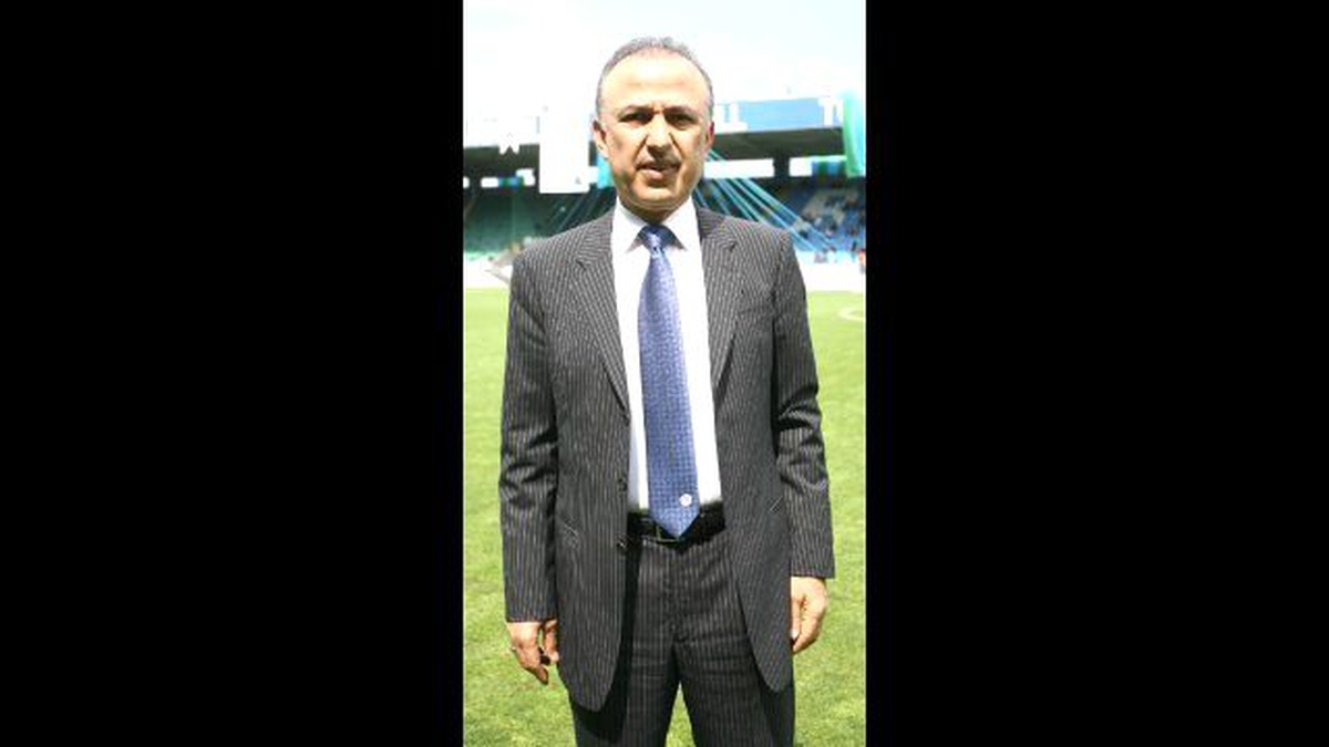 Çaykur Rizespor Başkanı: "Küfürü Temizleme Kararı Aldım"