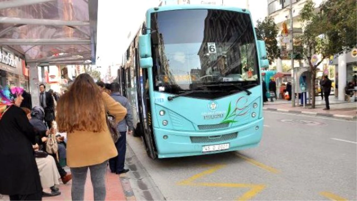 CHP\'li Özel, 65 Yaş Üzerini Ücretsiz Taşıma Mağduriyetini TBMM\'ye Taşıdı