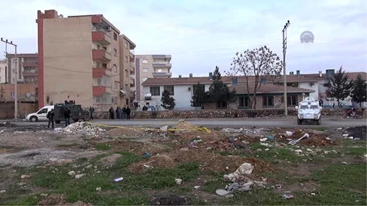 Nusaybin\'de Çocukların Okul Önüne Bıraktığı Mayın Korkuttu