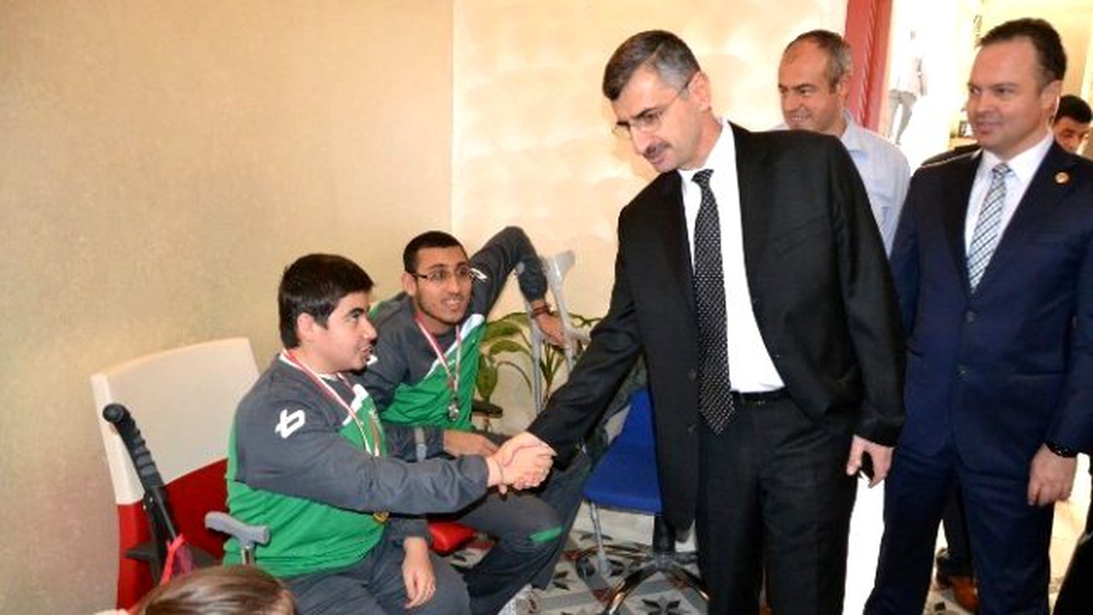 Engelli Sporculardan Vali Bektaş\'a Ziyaret