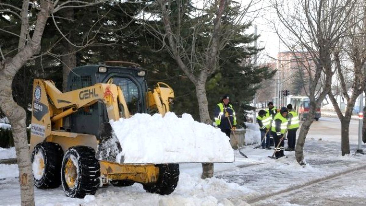 Eskişehir\'de Kar Temizleme Çalışmaları