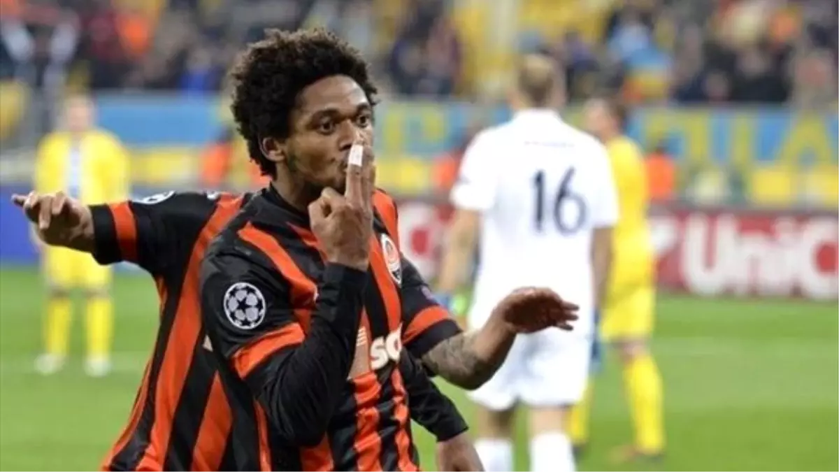 Fenerbahçe\'nin Gözdesi Luiz Adriano\'nun Değeri 10 Milyon Euro