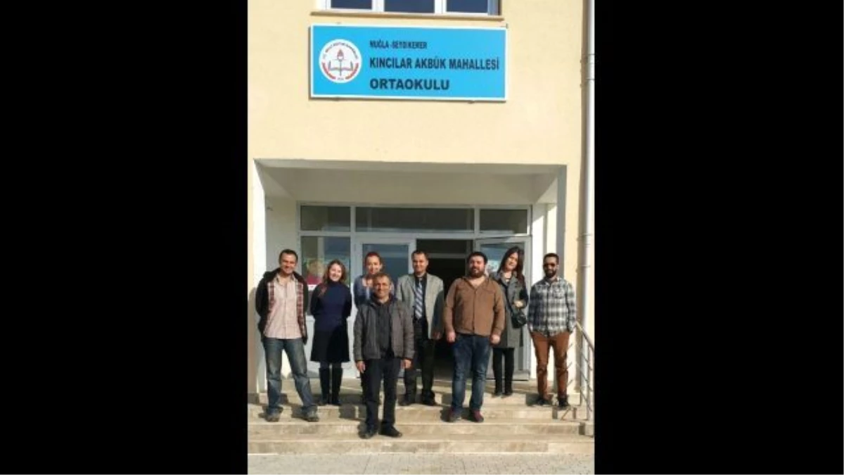 Fethiye\'de Sosyal Medya Üzerinden Yüzlerce Öğrenciye Yardım Edildi