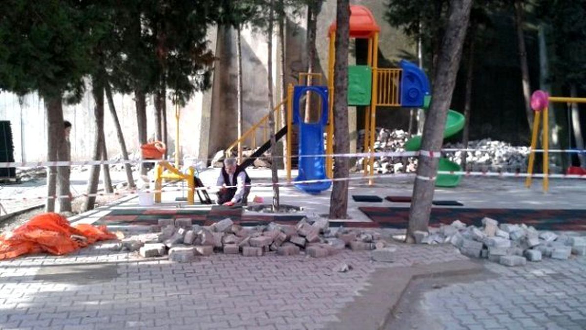Hastane Bahçesine Çocuk Parkı