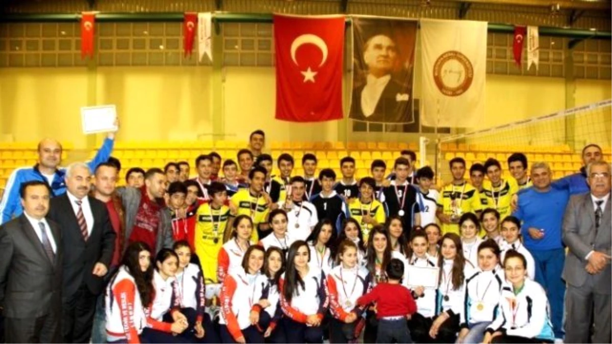 Hatay\'da Liselerarası Voleybol Turnuvası