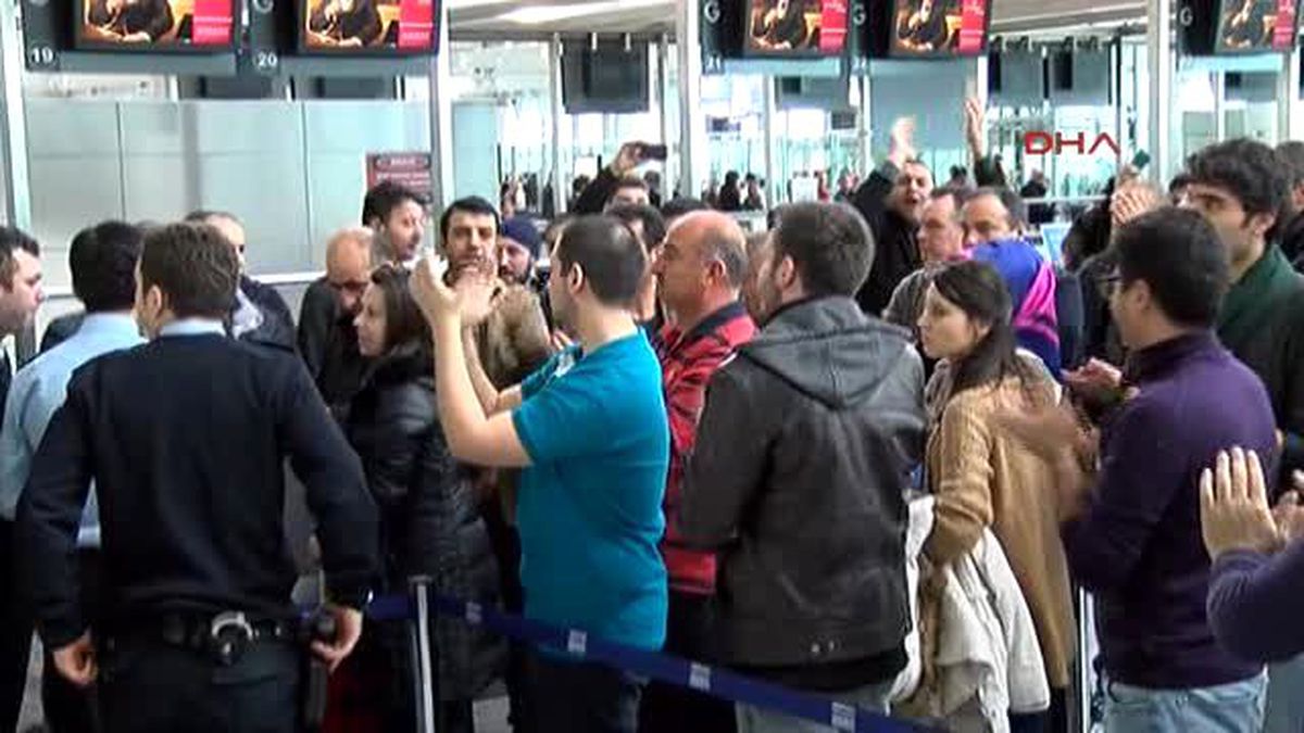 Havalimanında Sis Protestosu