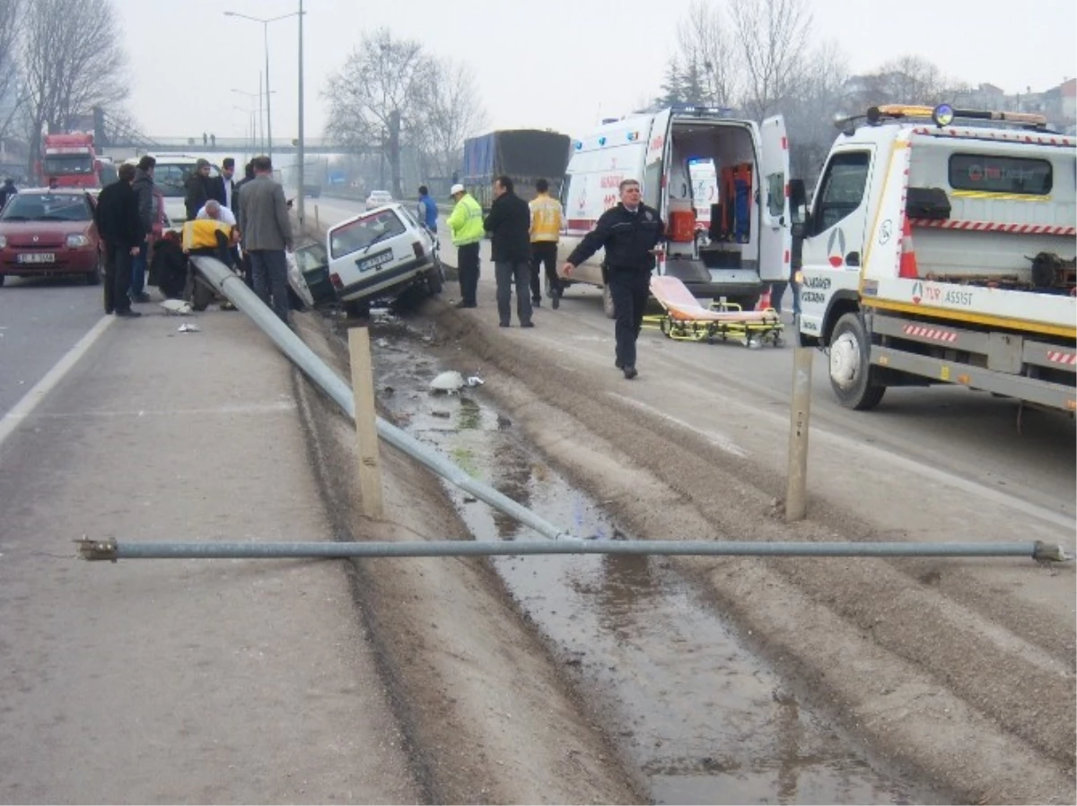 İnegöl\'de Trafik Kazaları: 1 Ölü, 7 Yaralı