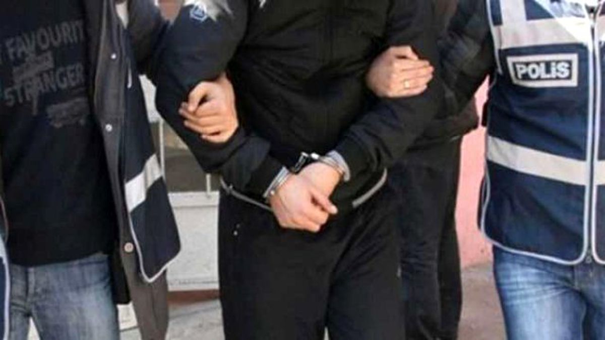 İzmir\'de Kapkaç Şüphelisi Yakalandı
