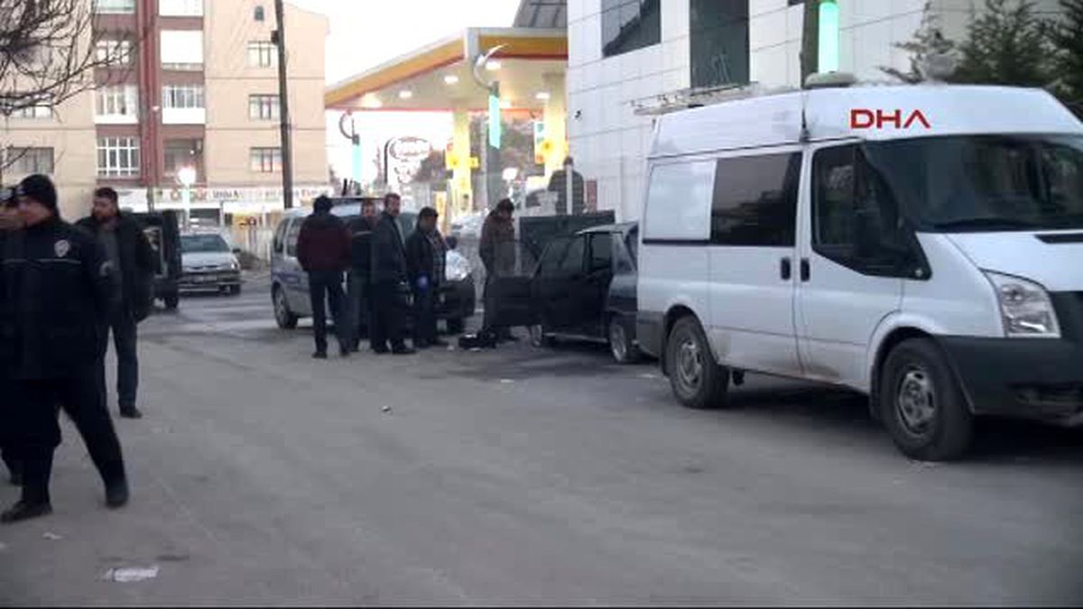 Polisler Terk Edilmiş Otomobilde 40 Bin Tabanca Mermisi Buldu
