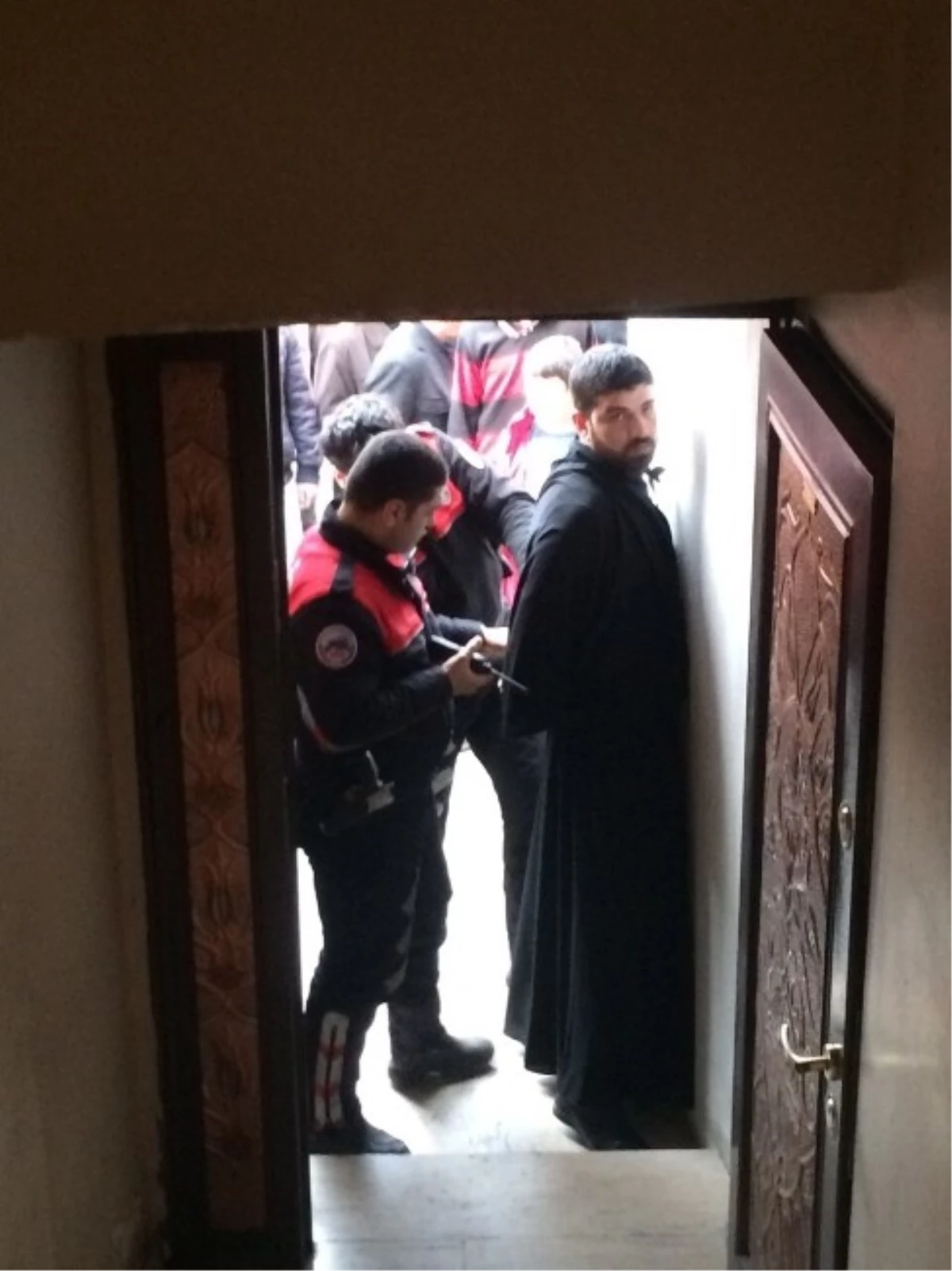 Mardin\'de Çarşaf Giyen Bir Erkek Yakalandı