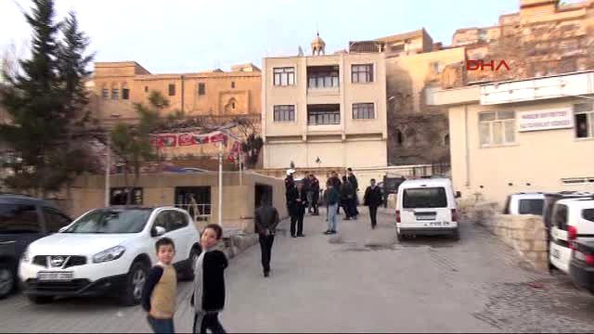 Mardin\'de Çarşaflı 2 Erkekten 1\'i Yakalandı, Diğeri Kaçtı