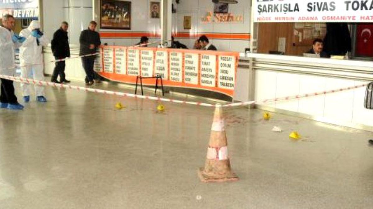 Otobüs Terminalinde Müşteri Kavgası: 2 Yaralı