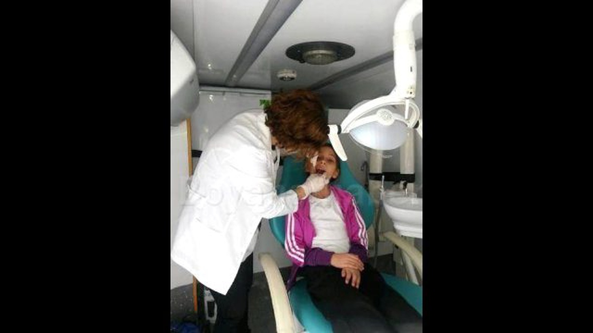 Sinop\'ta Gezici Ağız ve Diş Sağlığı Aracı Hizmete Girdi