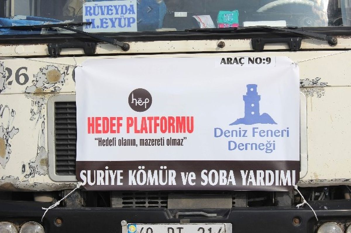 Suriye\'ye 470 Ton Kömür, Bin 500 Adet Soba ve Borusu Gönderildi