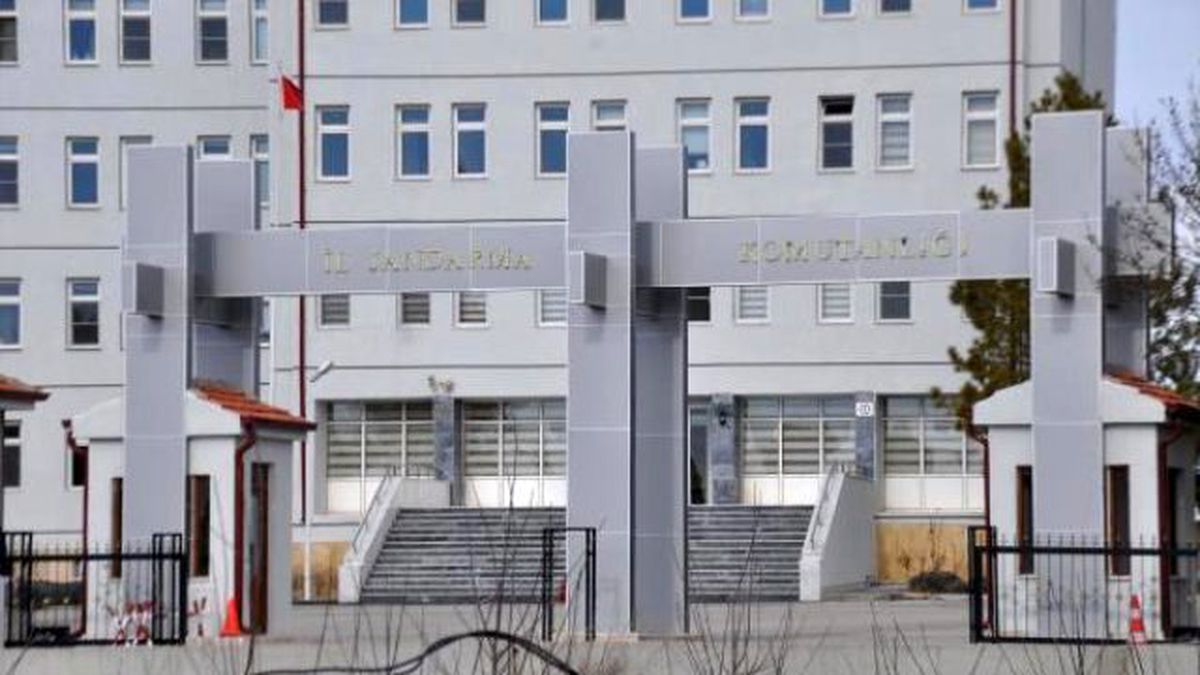 Uzman Çavuş Beylik Tabancasıyla İntihar Etti