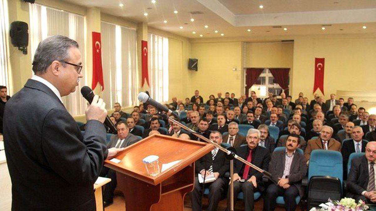 Vali Ali İhsan Su, Okul Müdürleriyle Toplantı Yaptı