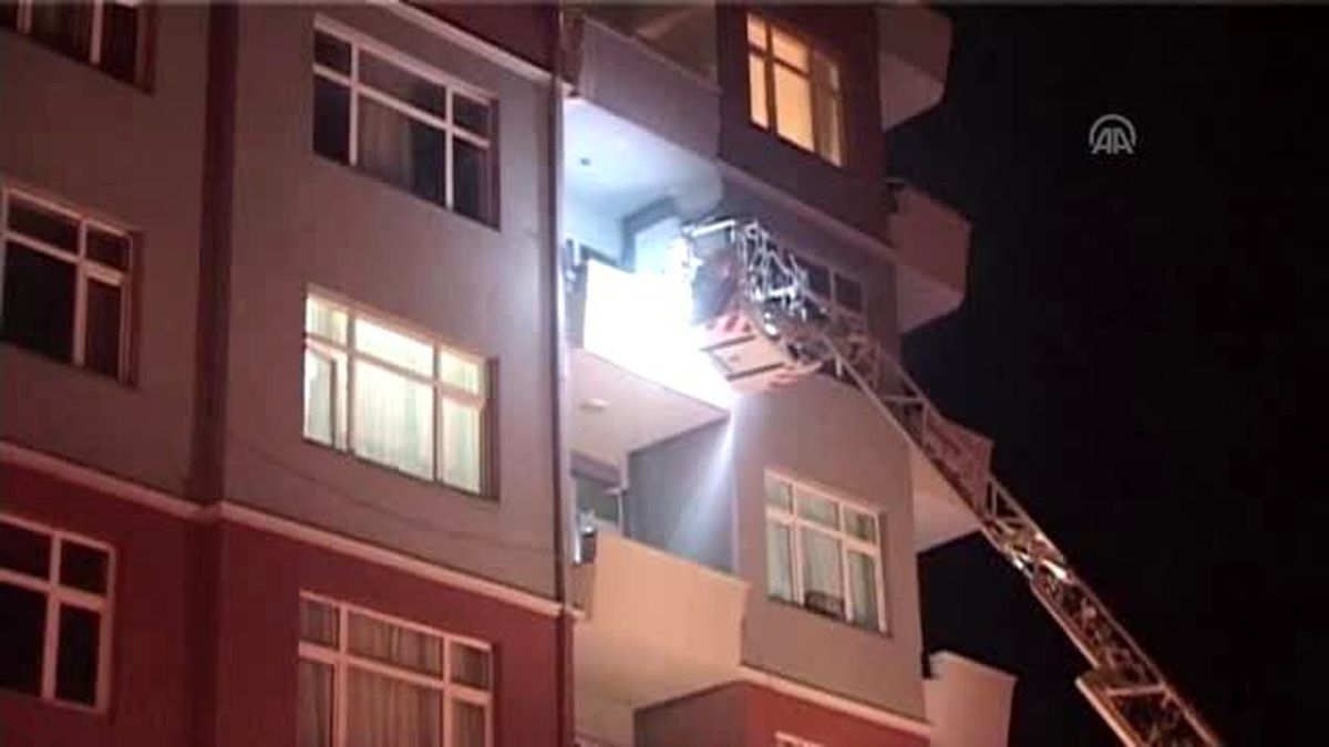 Yemek Ocakta Unuttuldu, Apartmanı Duman Bastı
