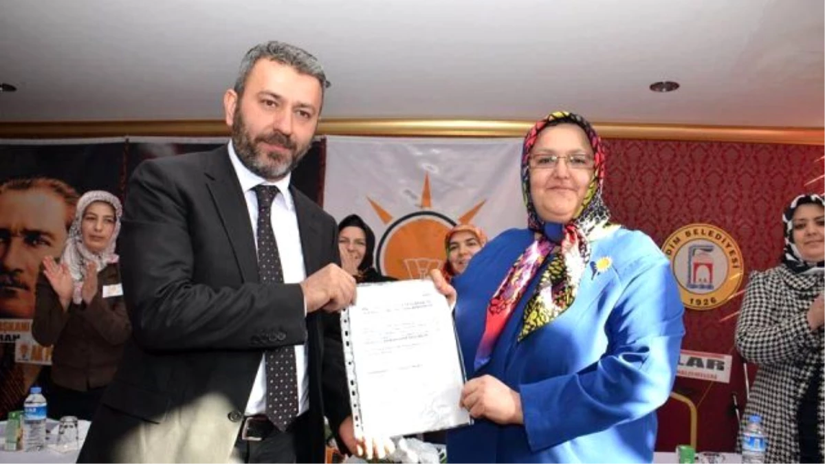 AK Parti Hadim İlçe Teşkilatı\'nda Emine Hadimioğlu, Güven Tazeledi